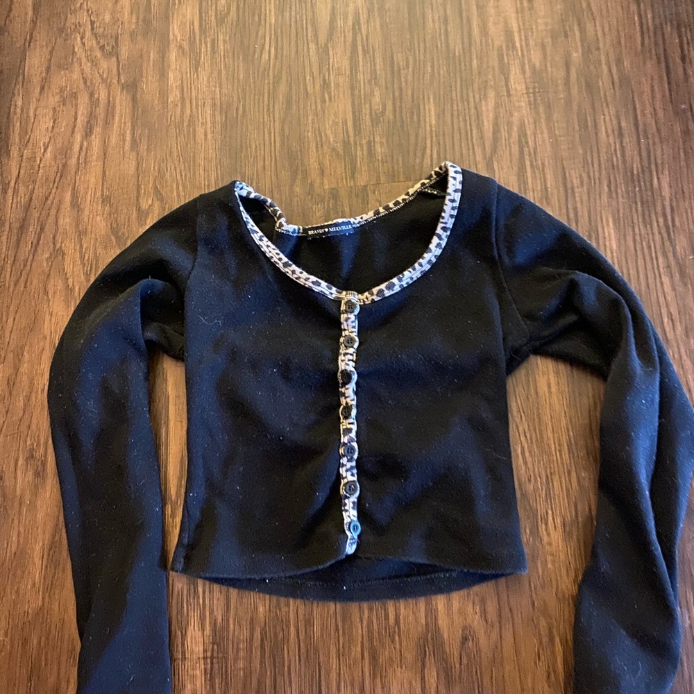 brandy melville long sleeve crop top